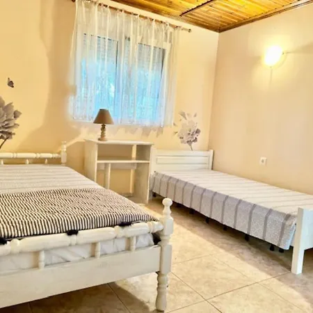 Holiday home Meni's Paradise House Dikella