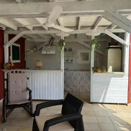 Meni's Paradise House Holiday home