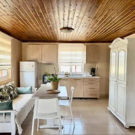 Meni's Paradise House Holiday home *