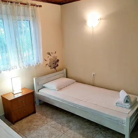 Meni's Paradise House Holiday home