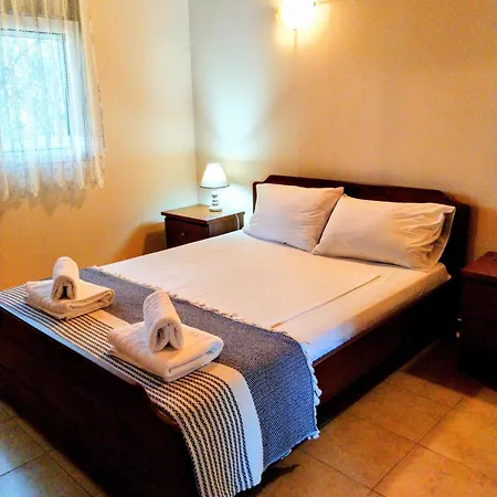 Meny's Azure Escape *