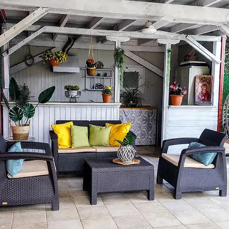 Meny's Azure Escape Vakantiehuis *