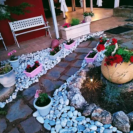 펜션 Meni's Paradise House