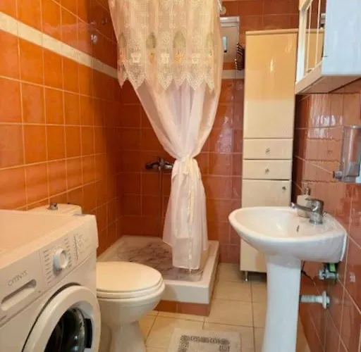 בית נופש Meny's Azure Escape