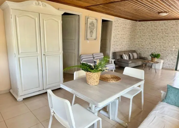 Meny's Azure Escape * Dikella