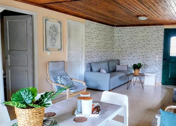 Meny's Azure Escape *