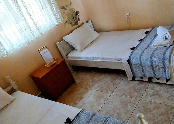 בית נופש Meny's Azure Escape