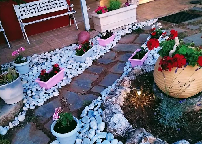 בית נופש Meny's Azure Escape